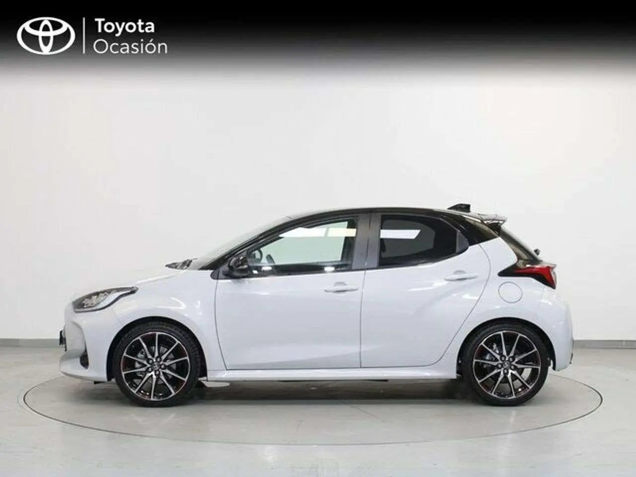 Photo 1 : Toyota Yaris 2024 Hybrid