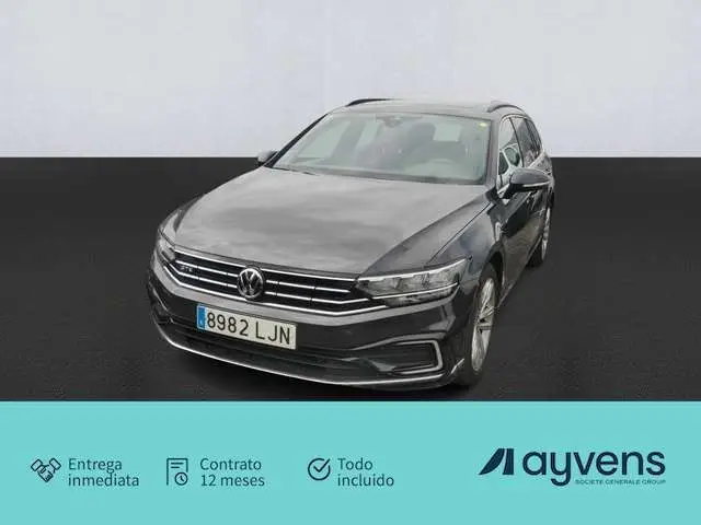 Photo 1 : Volkswagen Passat 2020 Hybride