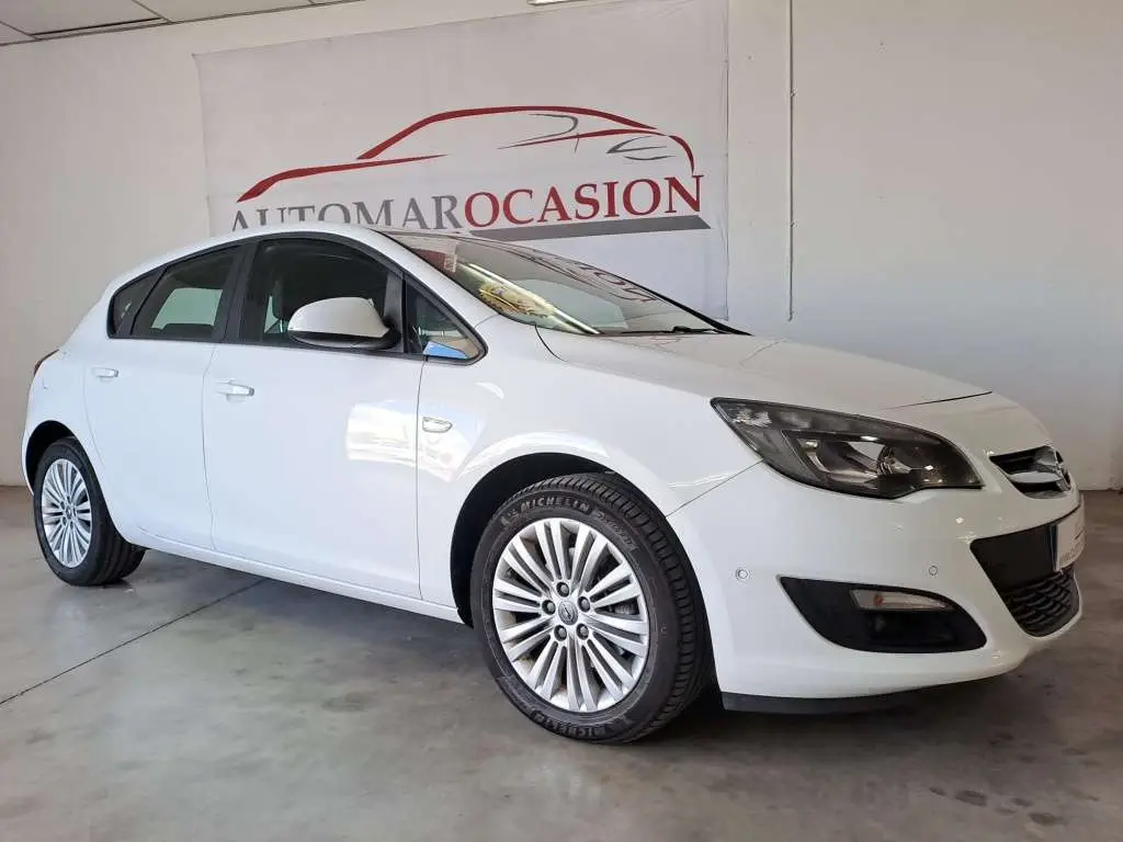 Photo 1 : Opel Astra 2015 Diesel