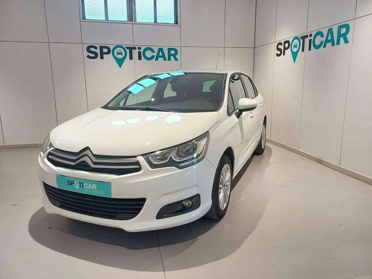 Photo 1 : Citroen C4 2016 Petrol