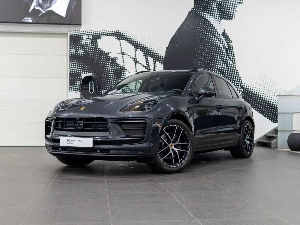 Photo 1 : Porsche Macan 2023 Essence