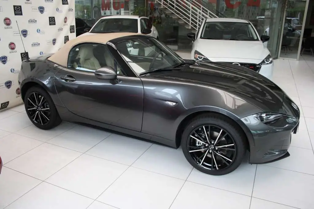 Photo 1 : Mazda Mx-5 2024 Essence