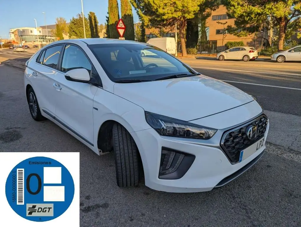 Photo 1 : Hyundai Ioniq 2021 Hybrid