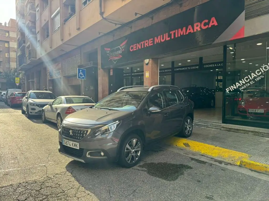 Photo 1 : Peugeot 2008 2018 Petrol