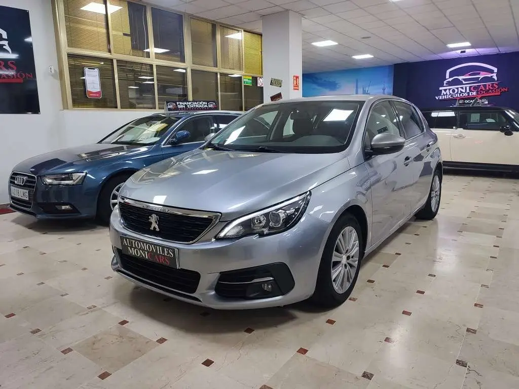 Photo 1 : Peugeot 308 2018 Diesel