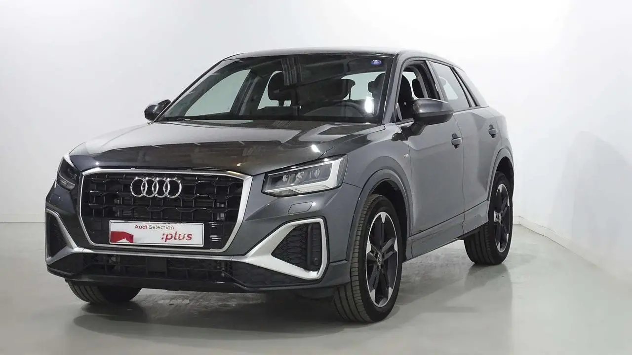 Photo 1 : Audi Q2 2023 Petrol