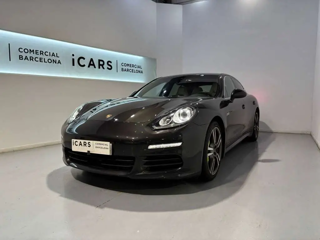 Photo 1 : Porsche Panamera 2015 Essence