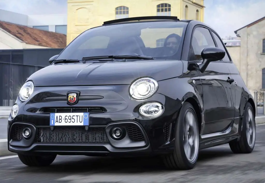 Photo 1 : Abarth 695 2024 Essence