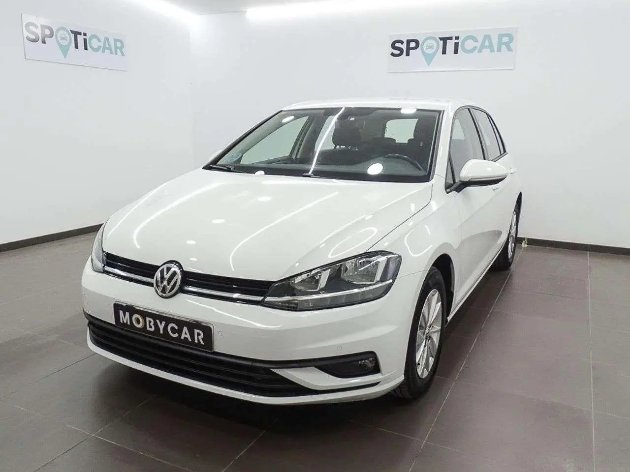 Photo 1 : Volkswagen Golf 2019 Petrol