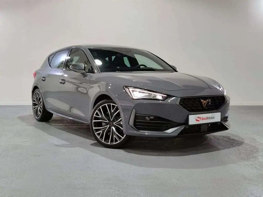 Photo 1 : Cupra Leon 2024 Hybrid