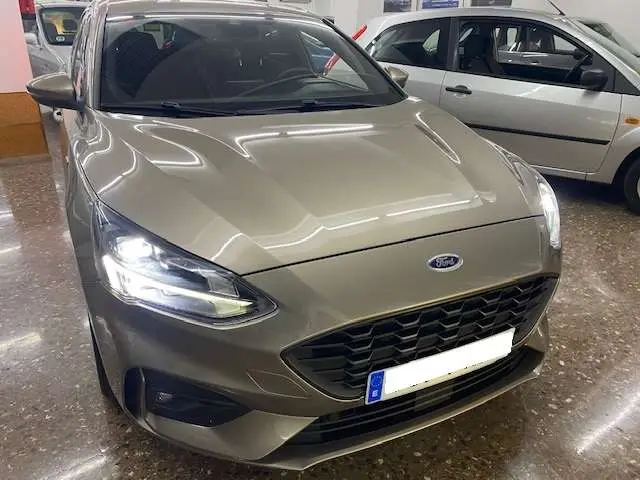 Photo 1 : Ford Focus 2018 Diesel