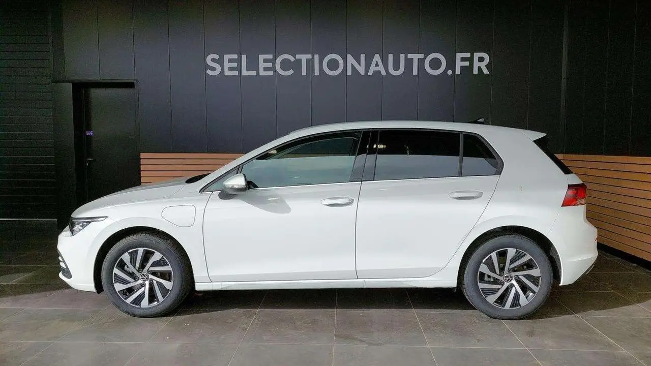 Photo 1 : Volkswagen Golf 2022 Others