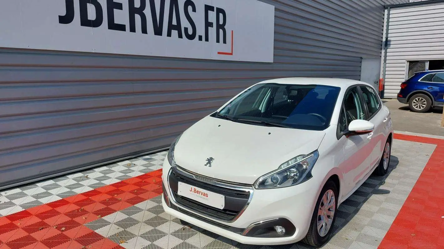 Photo 1 : Peugeot 208 2018 Essence