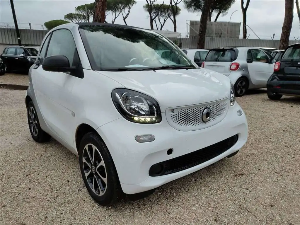 Photo 1 : Smart Fortwo 2019 Petrol