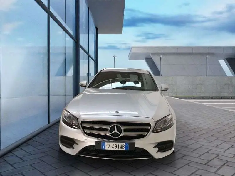 Photo 1 : Mercedes-benz Classe E 2020 Hybride