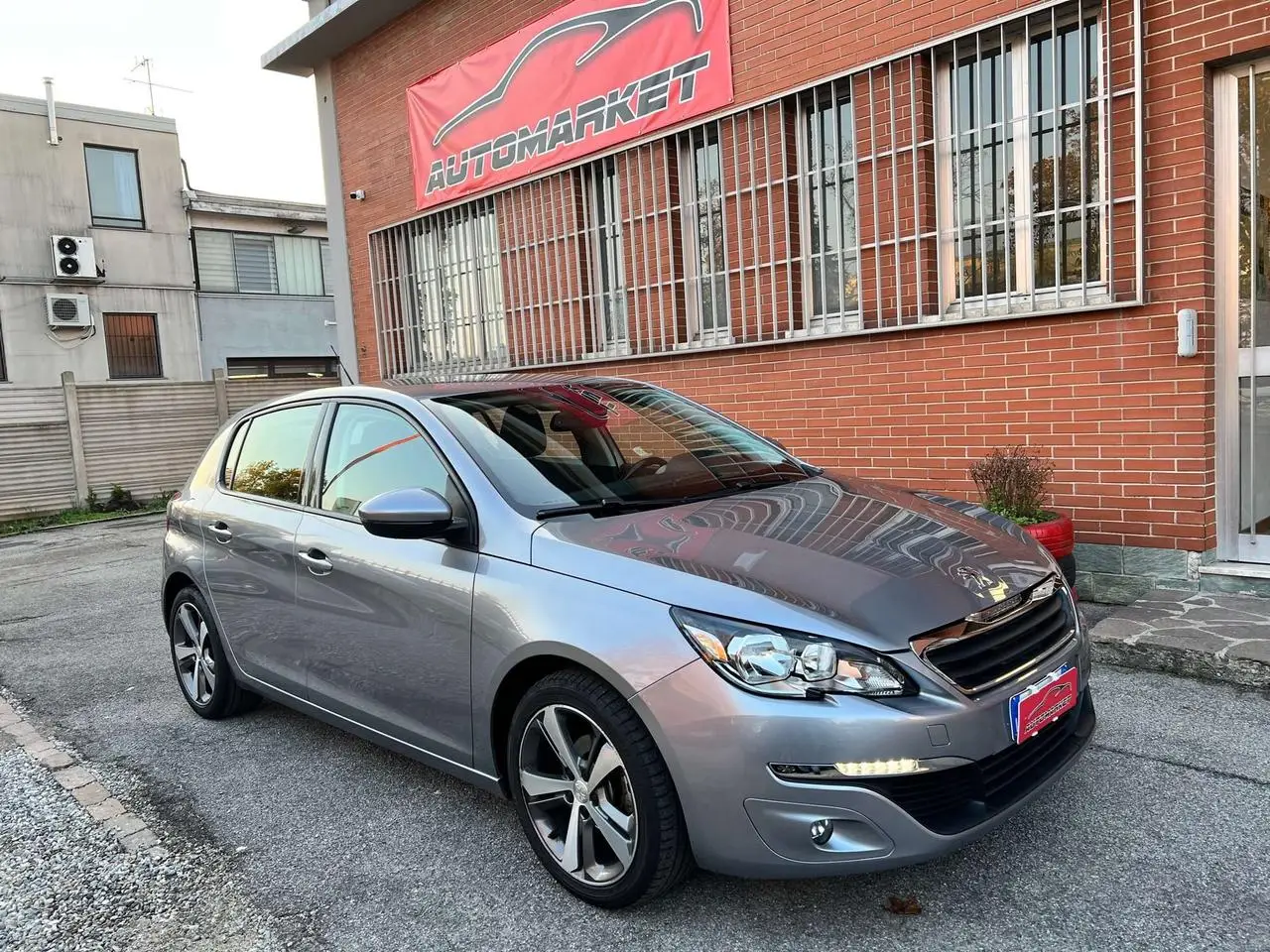 Photo 1 : Peugeot 308 2016 Petrol