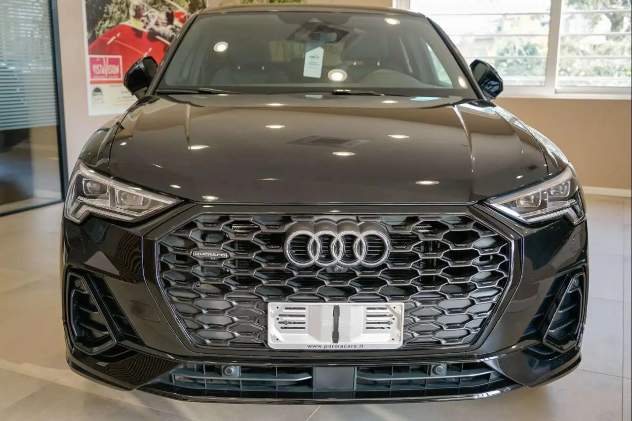 Photo 1 : Audi Q3 2020 Essence