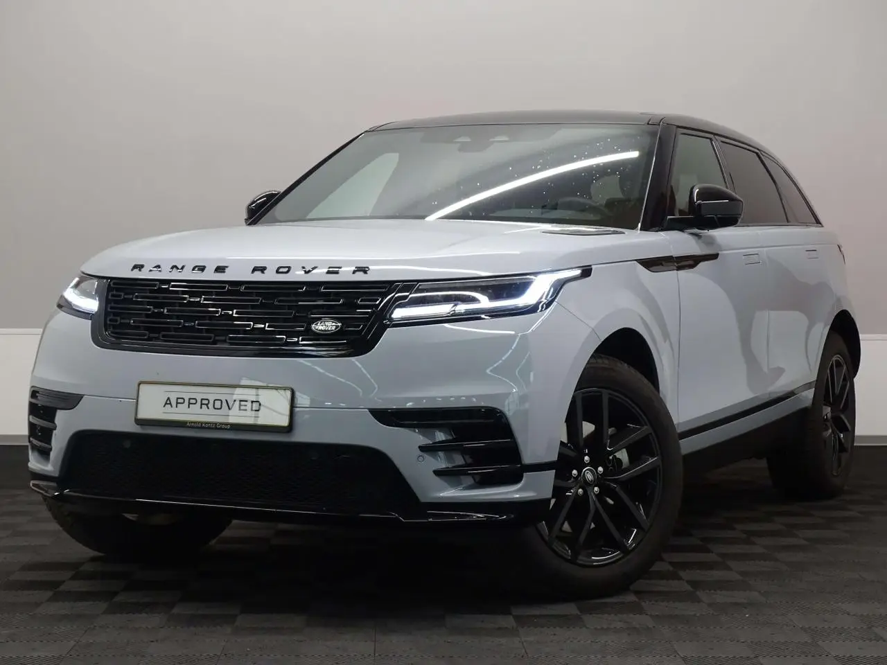 Photo 1 : Land Rover Range Rover Velar 2024 Essence