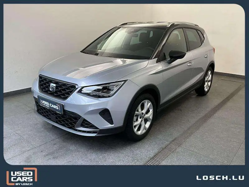 Photo 1 : Seat Arona 2023 Petrol