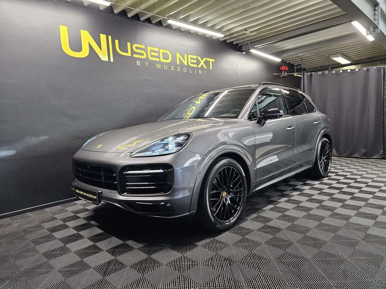 Photo 1 : Porsche Cayenne 2021 Essence