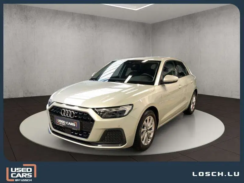 Photo 1 : Audi A1 2024 Essence