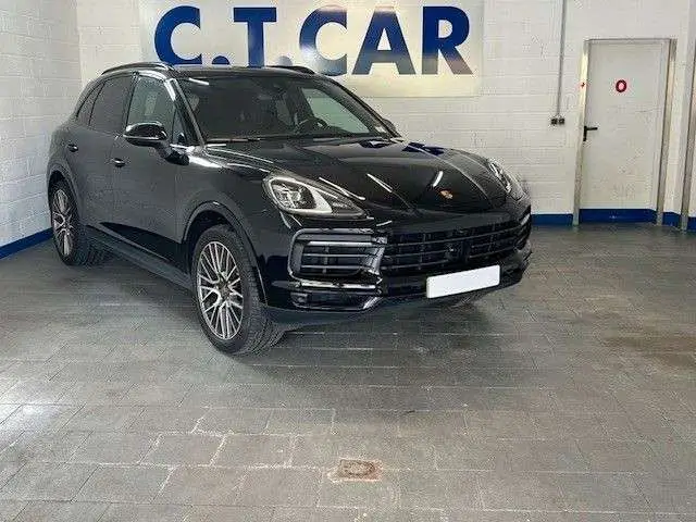 Photo 1 : Porsche Cayenne 2022 Petrol