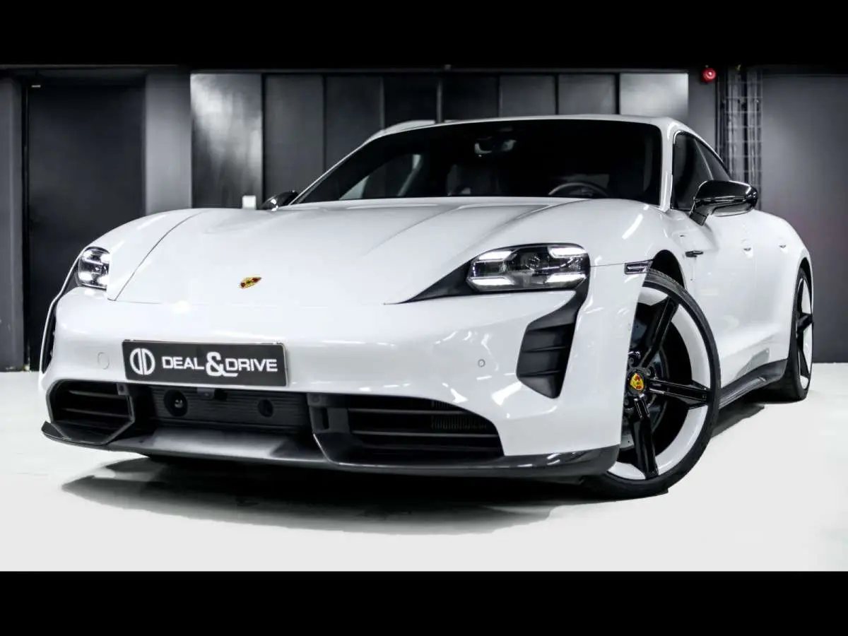 Photo 1 : Porsche Taycan 2020 Electric