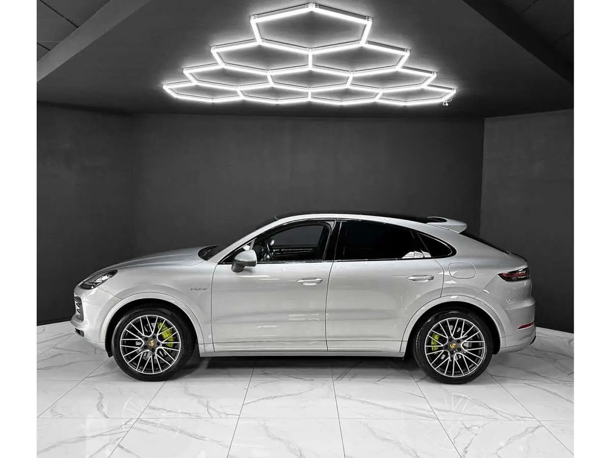 Photo 1 : Porsche Cayenne 2021 Hybrid