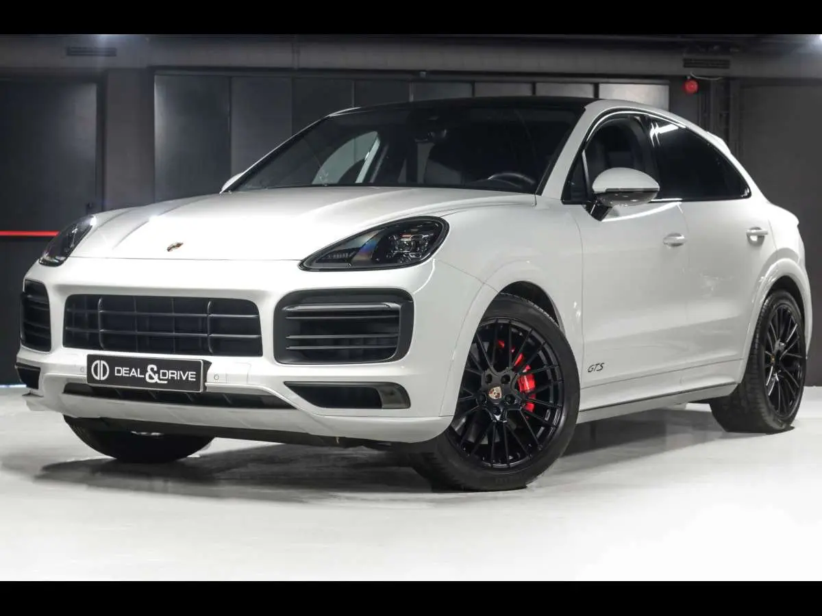 Photo 1 : Porsche Cayenne 2020 Essence