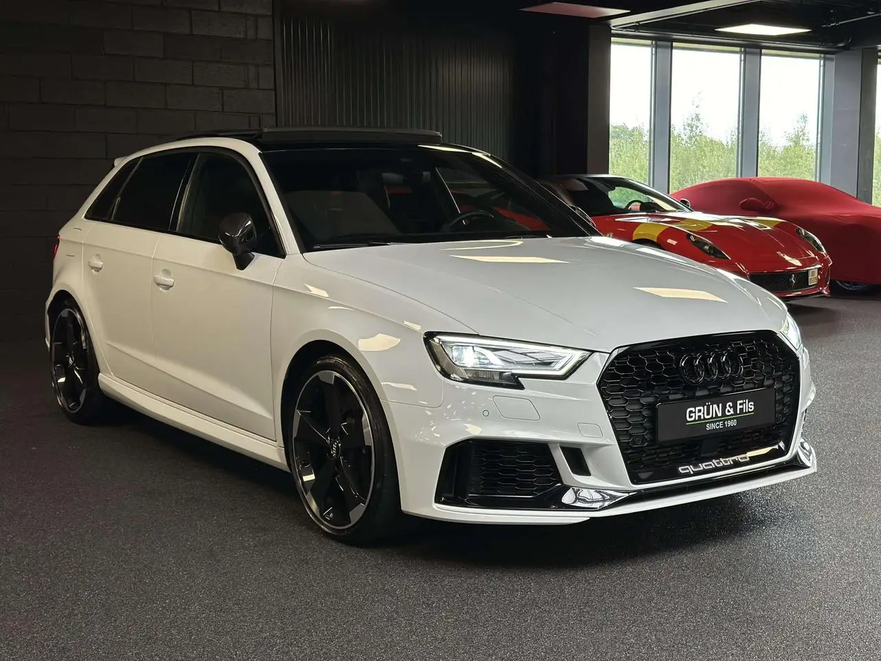 Photo 1 : Audi Rs3 2019 Essence