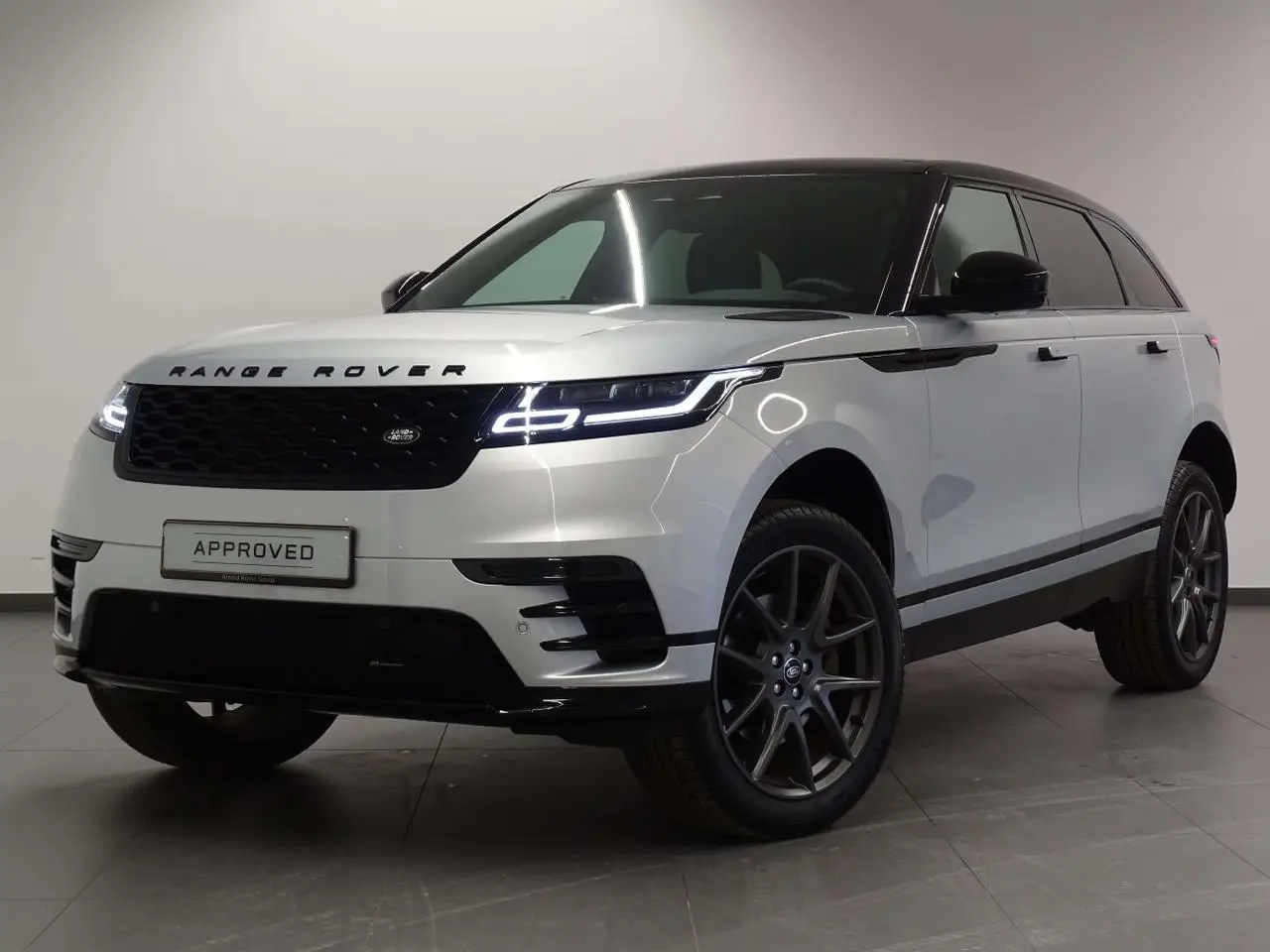 Photo 1 : Land Rover Range Rover Velar 2023 Diesel