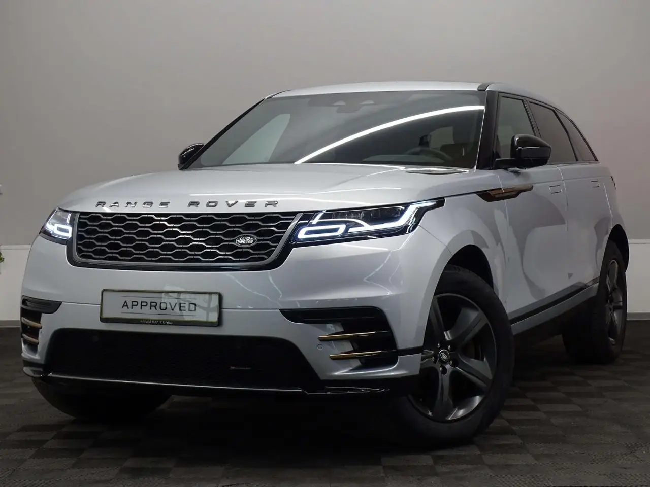 Photo 1 : Land Rover Range Rover Velar 2022 Diesel