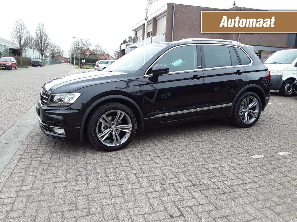 Photo 1 : Volkswagen Tiguan 2017 Essence