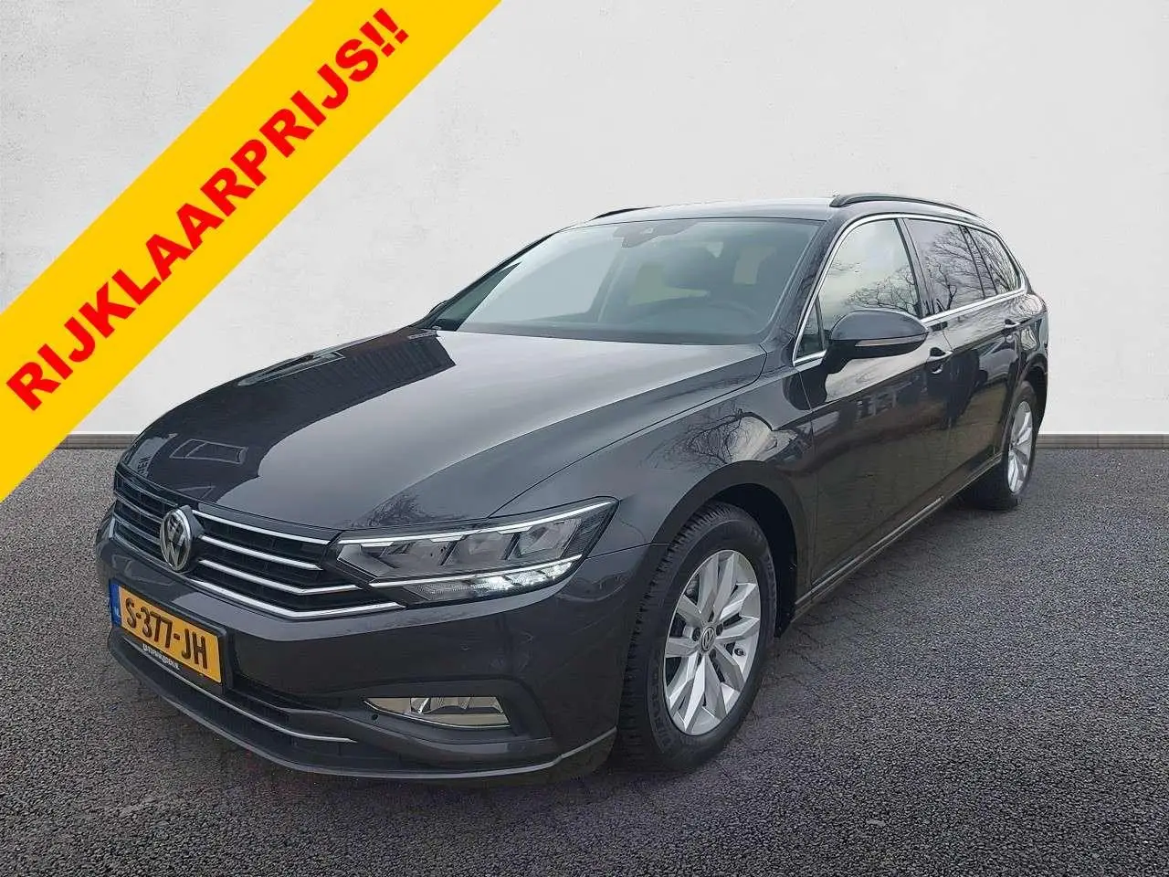 Photo 1 : Volkswagen Passat 2020 Petrol