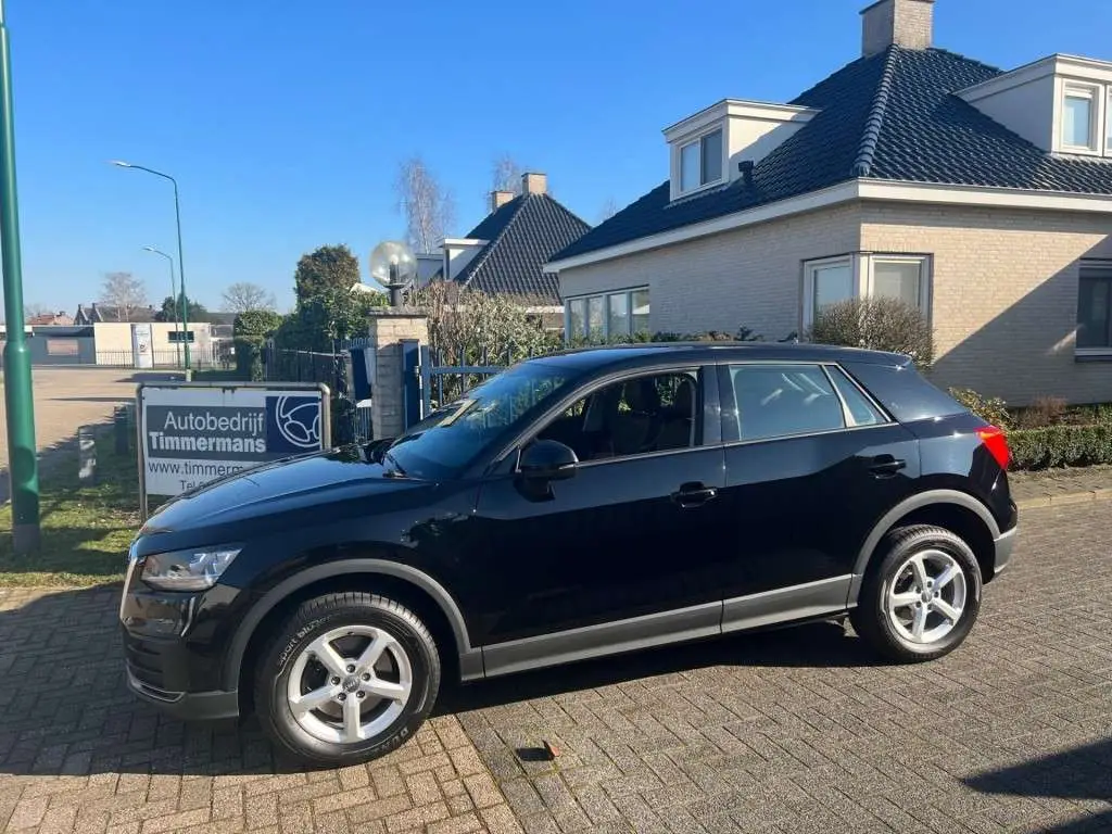 Photo 1 : Audi Q2 2018 Petrol