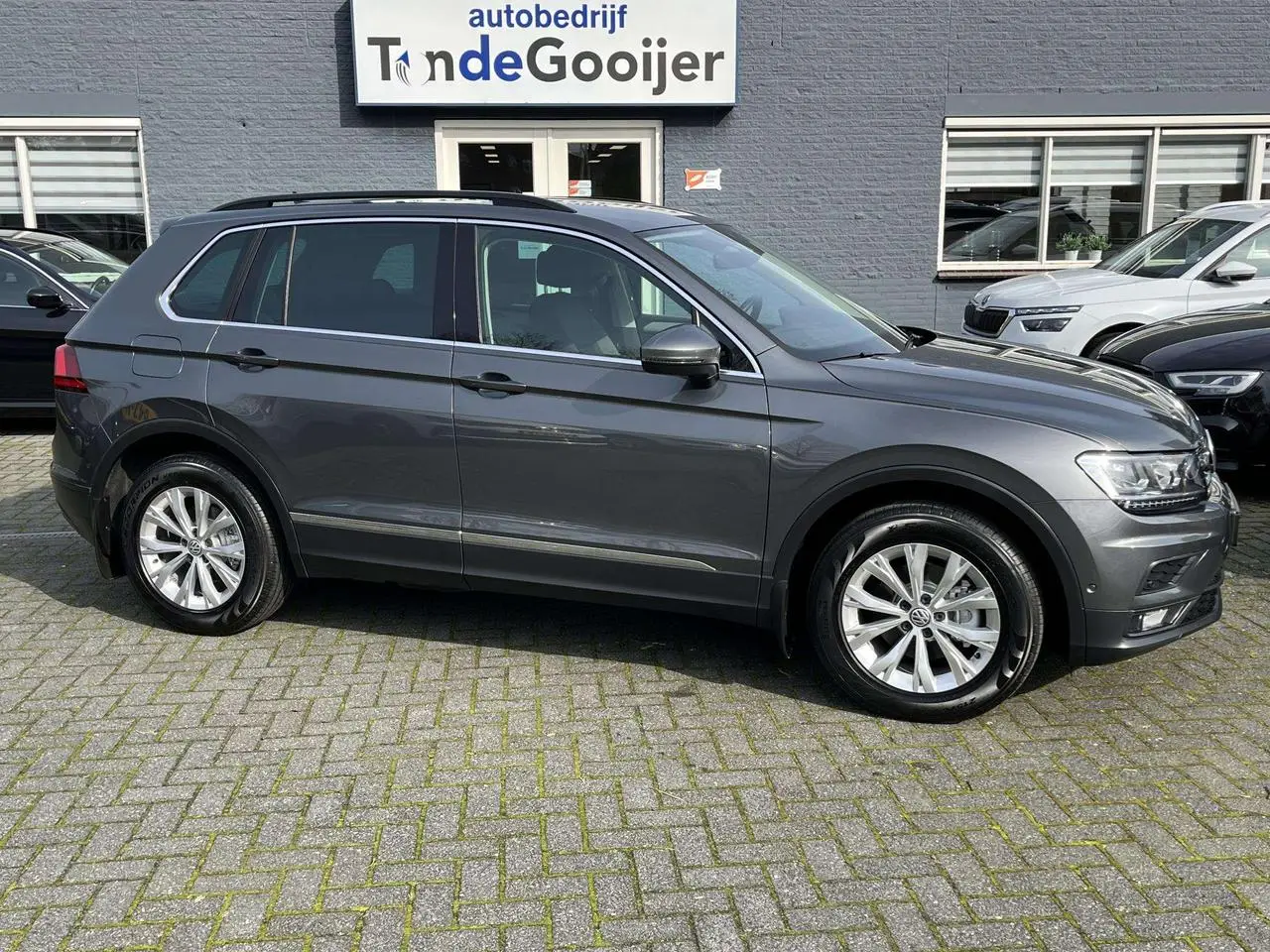 Photo 1 : Volkswagen Tiguan 2017 Petrol