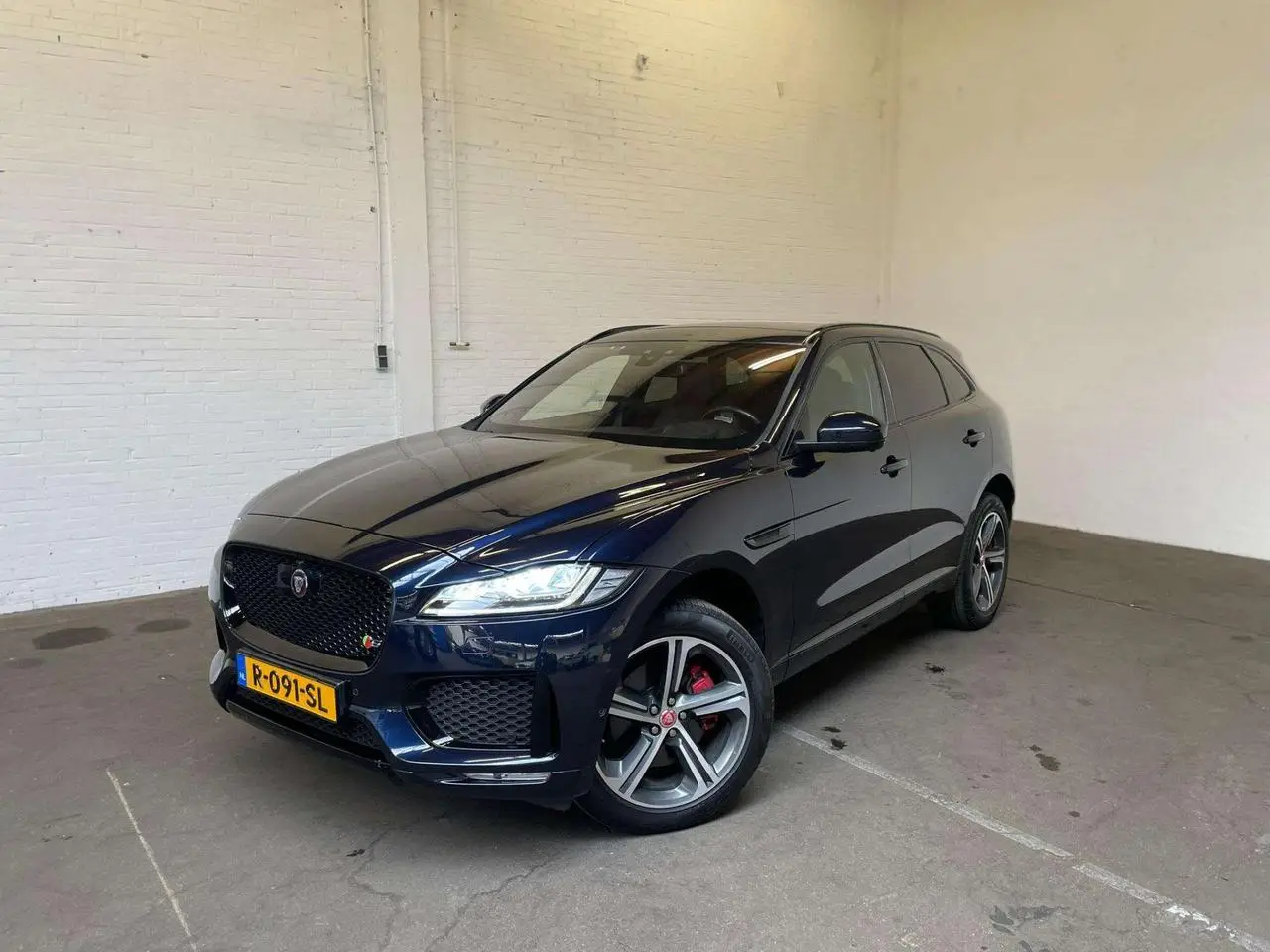 Photo 1 : Jaguar F-pace 2018 Petrol