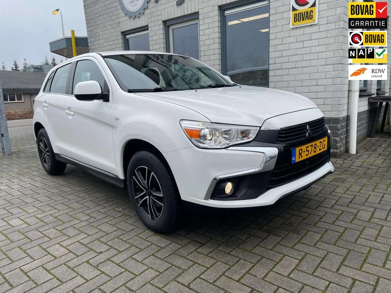 Photo 1 : Mitsubishi Asx 2017 Petrol