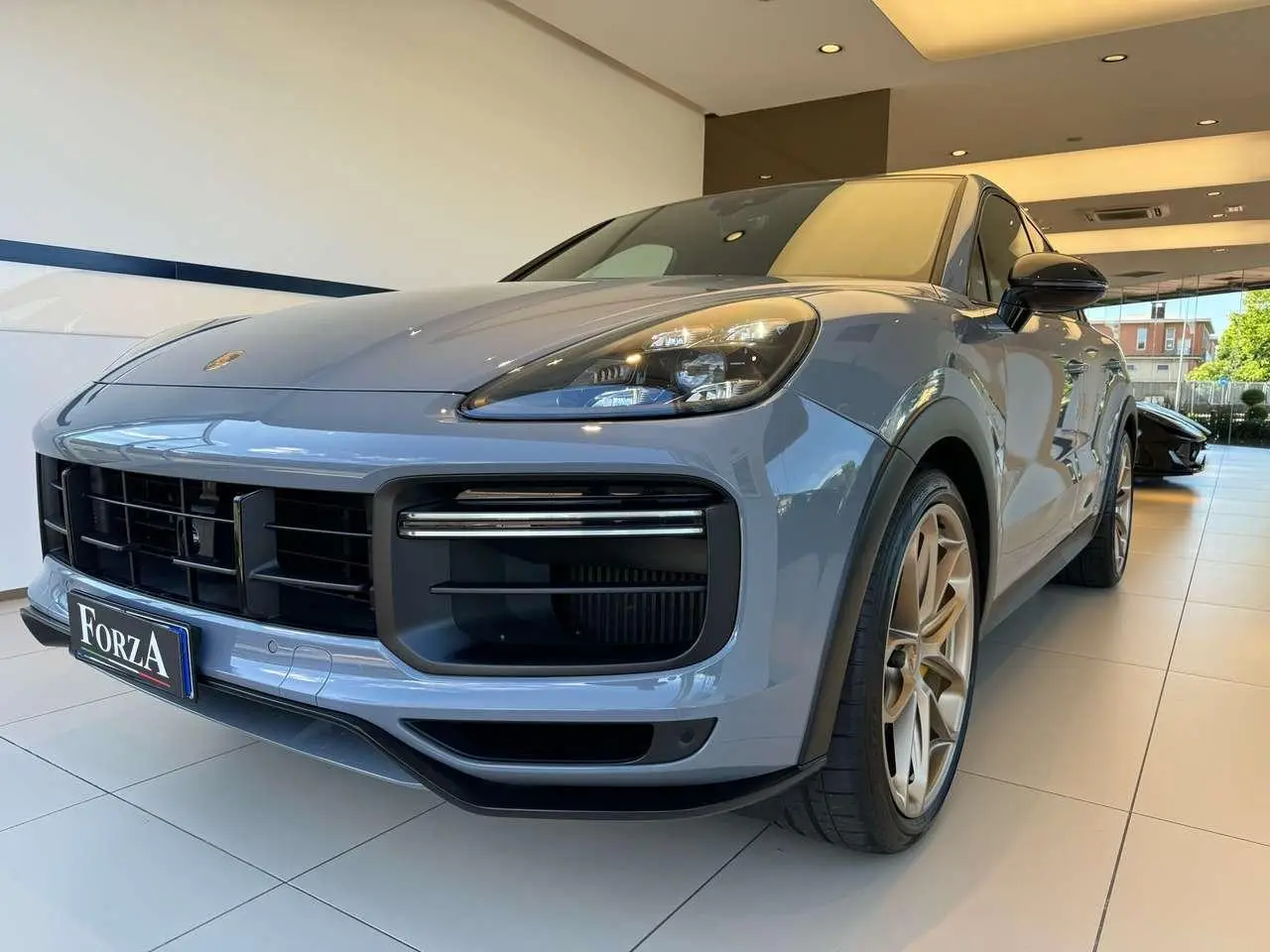 Photo 1 : Porsche Cayenne 2021 Petrol