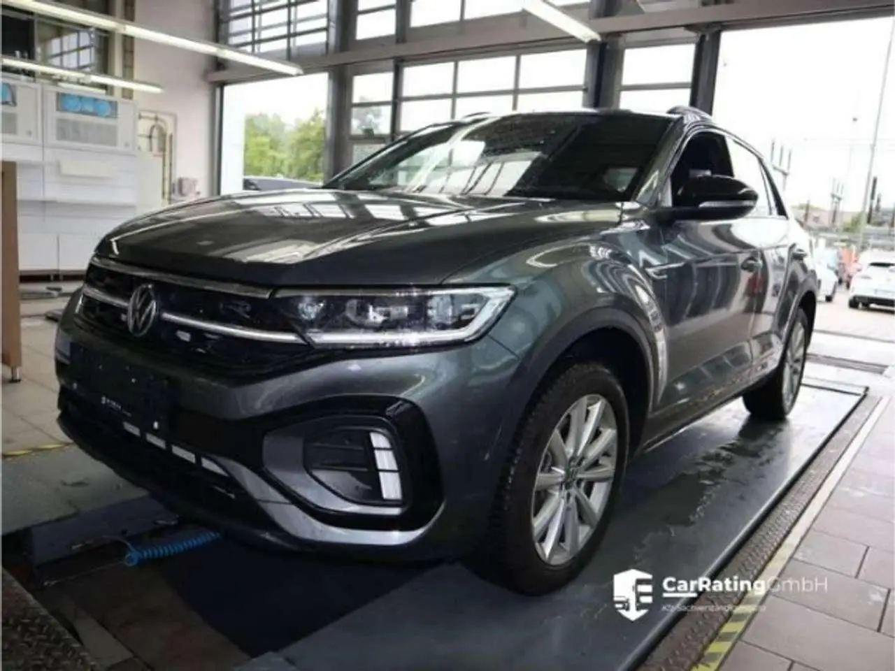 Photo 1 : Volkswagen T-roc 2023 Essence