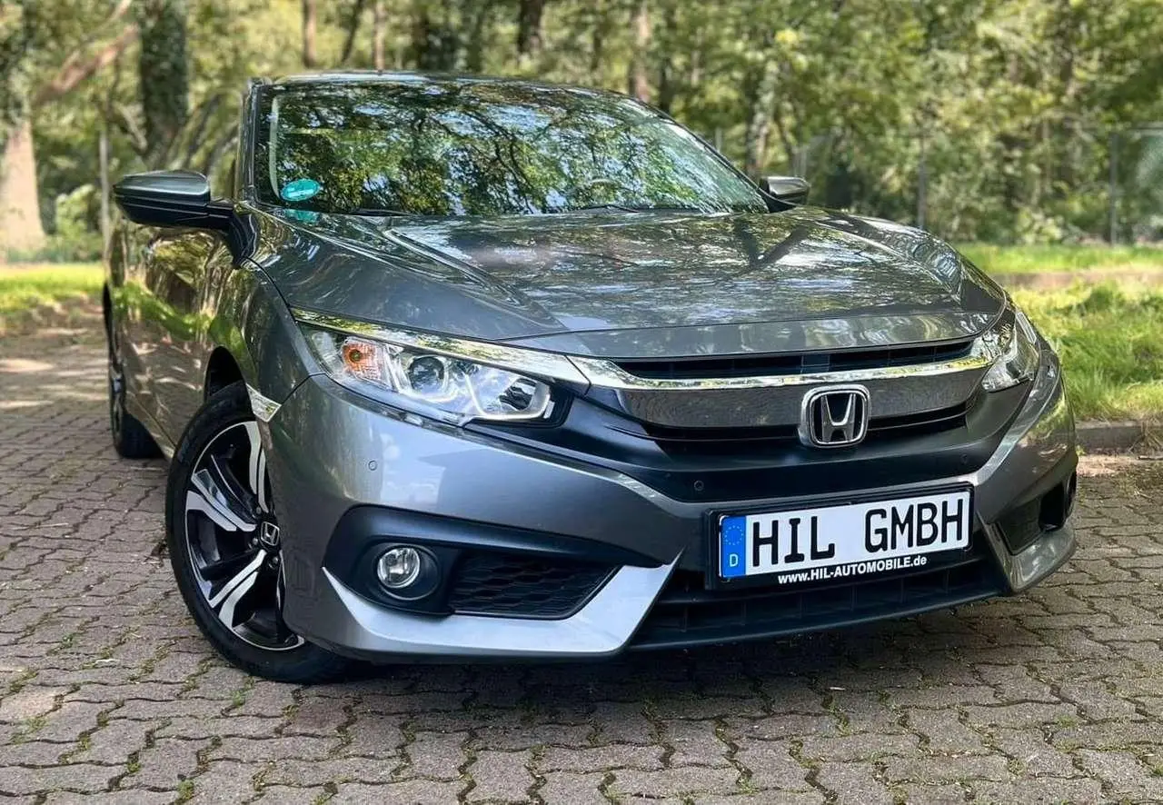 Photo 1 : Honda Civic 2018 Petrol