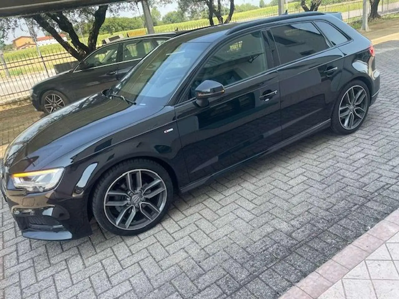 Photo 1 : Audi A3 2019 Petrol