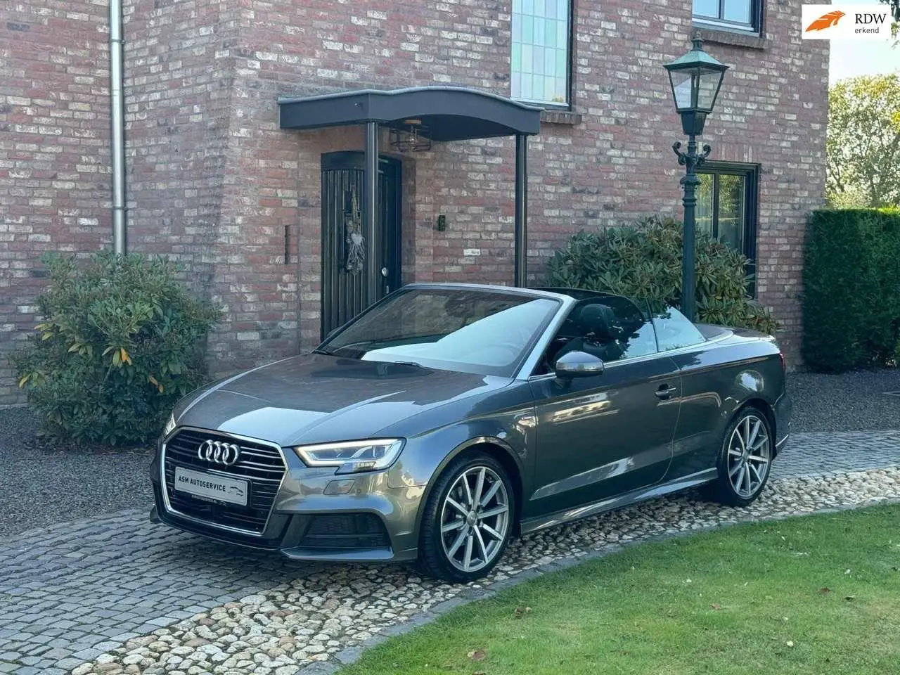 Photo 1 : Audi A3 2018 Petrol