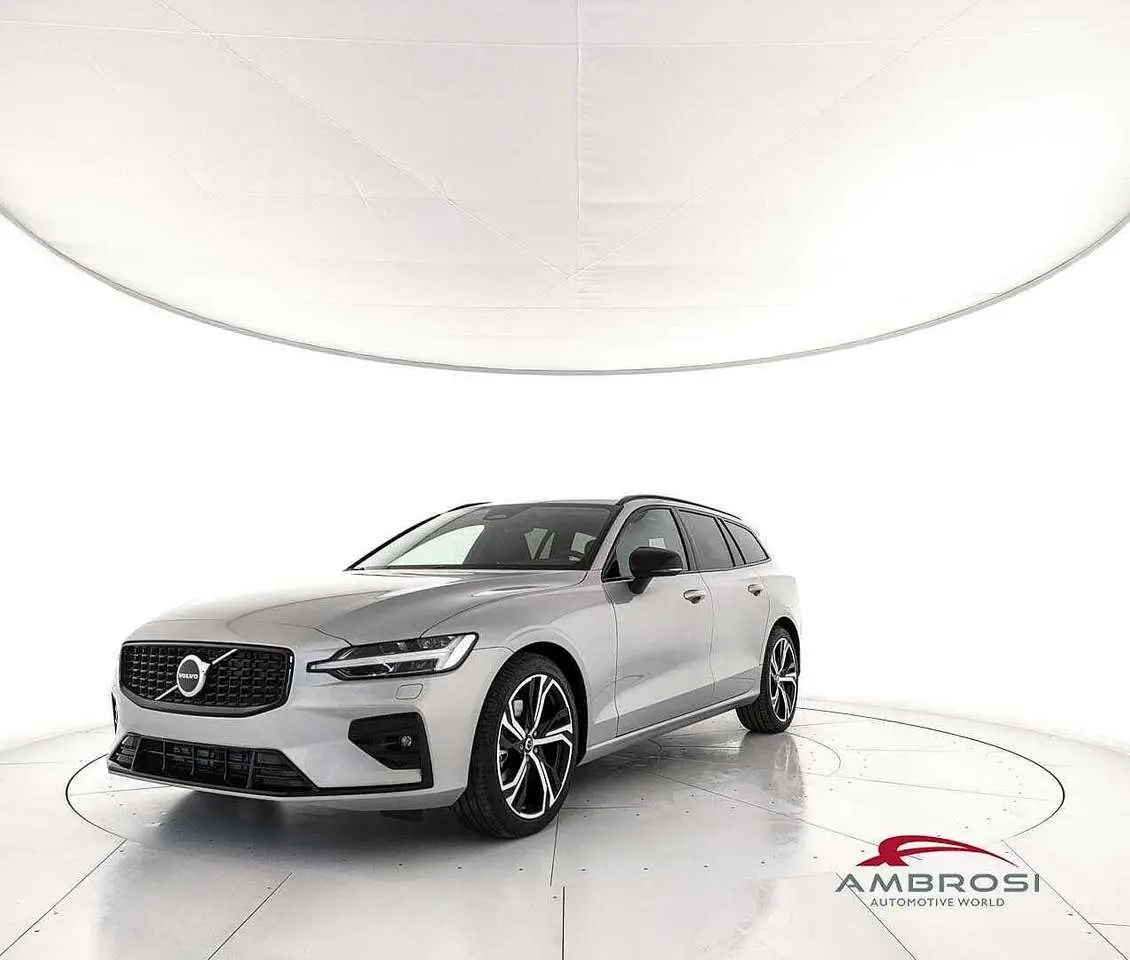 Photo 1 : Volvo V60 2023 Hybride