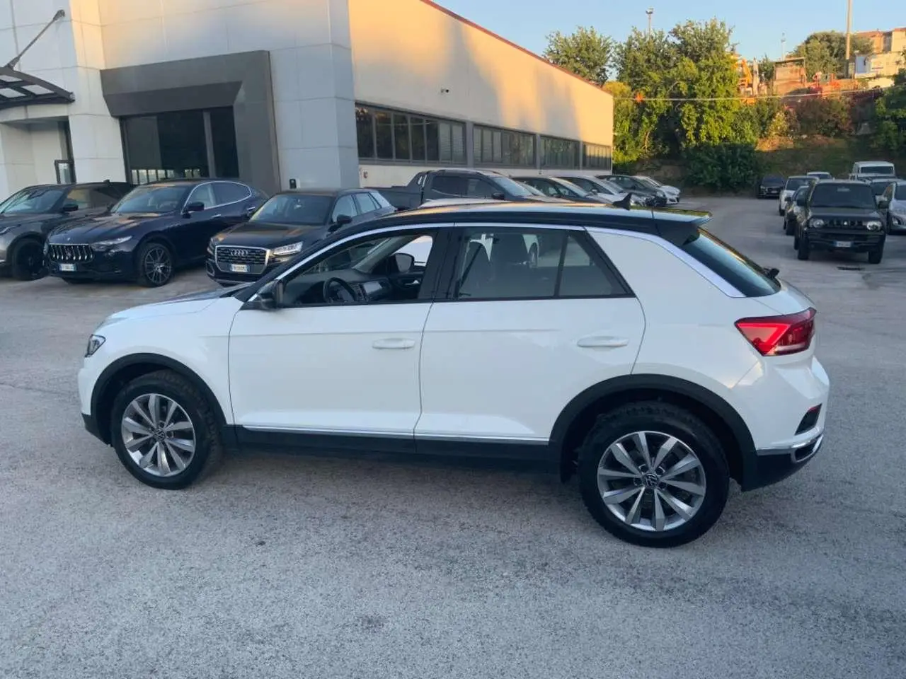 Photo 1 : Volkswagen T-roc 2021 Essence