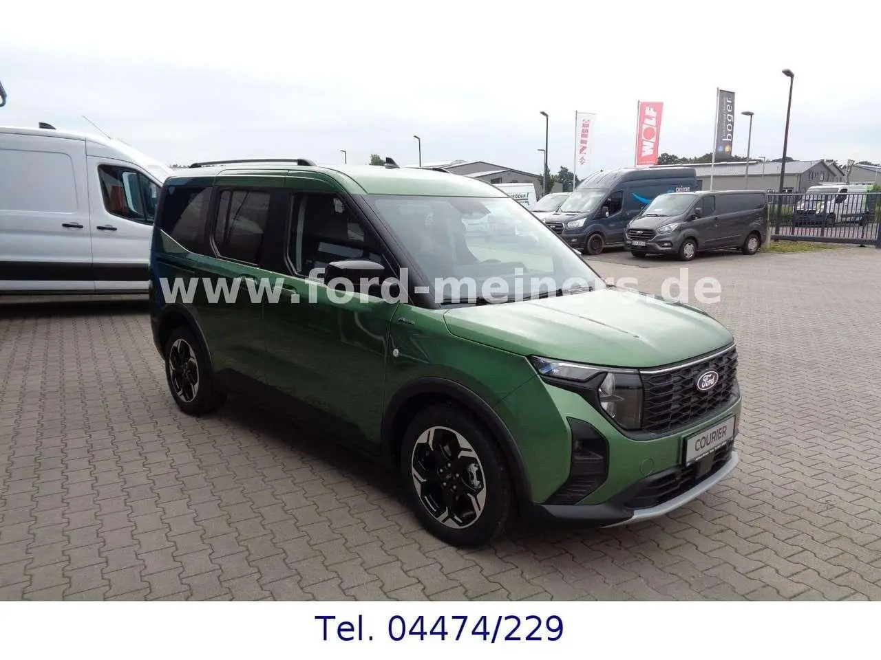 Photo 1 : Ford Tourneo 2024 Essence