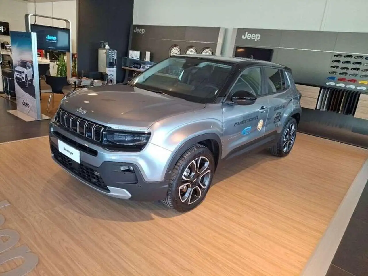 Photo 1 : Jeep Avenger 2023 Electric