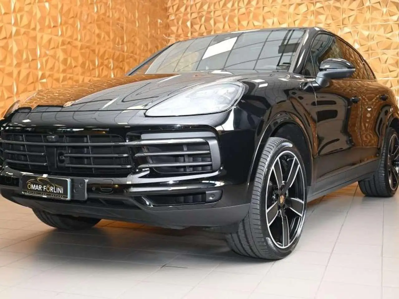 Photo 1 : Porsche Cayenne 2022 Petrol