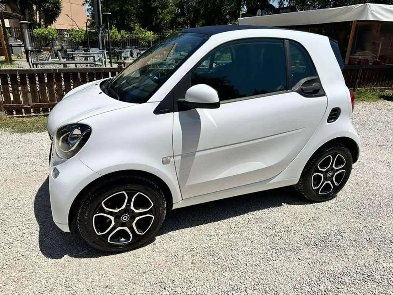 Photo 1 : Smart Fortwo 2016 Petrol