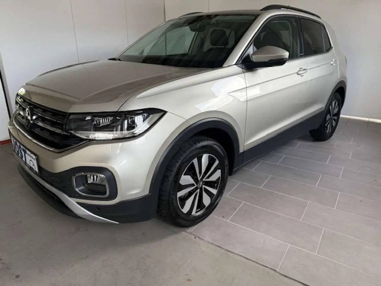 Photo 1 : Volkswagen T-cross 2023 Essence